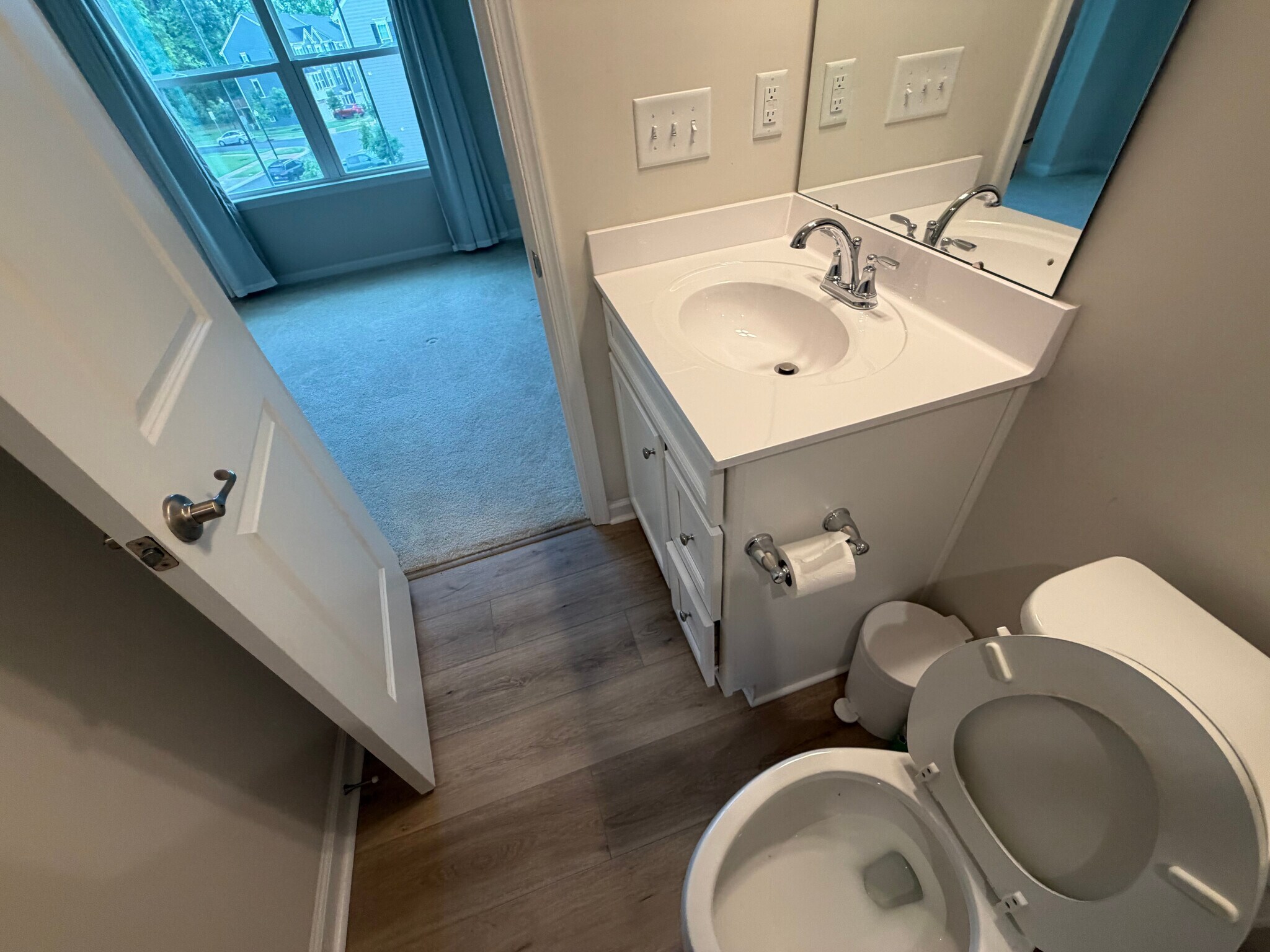 Building Photo - Room in Townhome on Beeler Ln