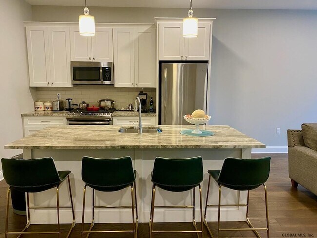 Building Photo - 77 Van Dam St