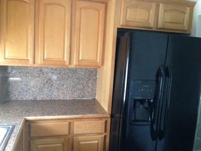 Building Photo - 16919 N Bay Rd