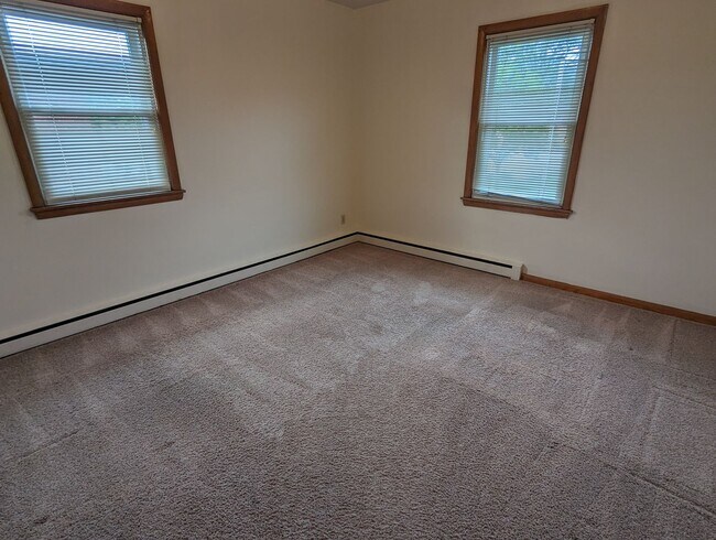 Building Photo - Sublet Available Starting 3/2/26, 2-bed 1-bath Apartment