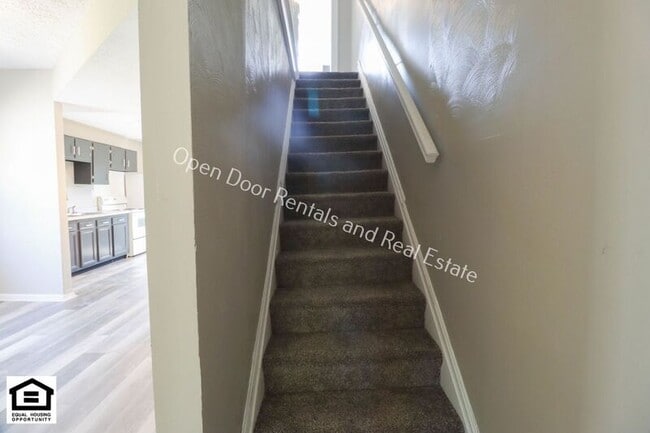 Building Photo - 317 W Masterson Ave