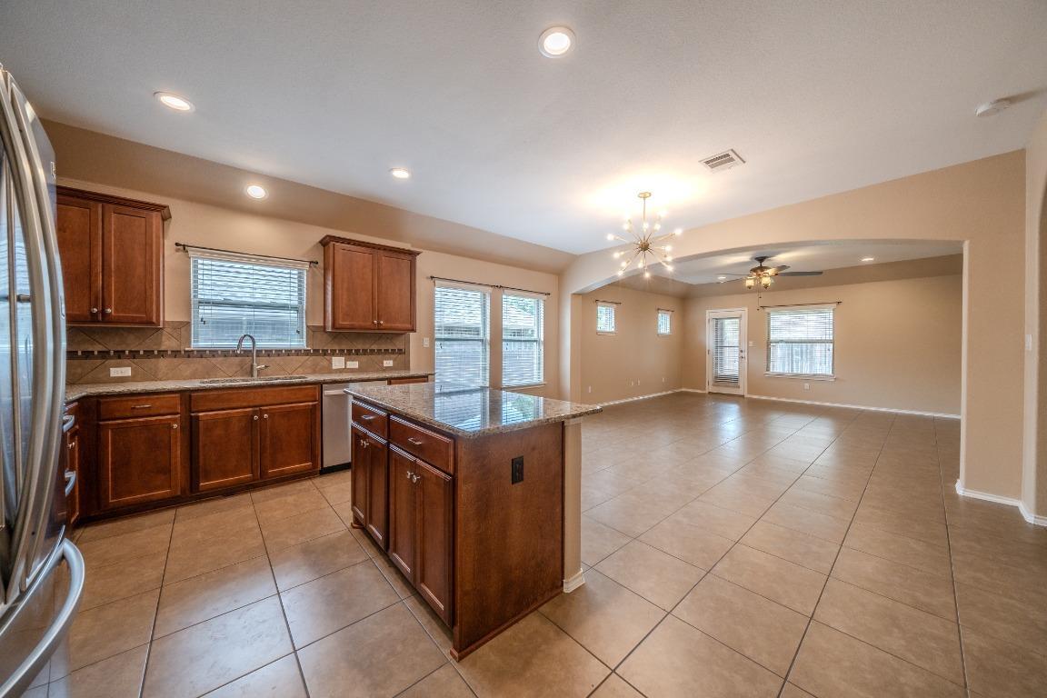 Building Photo - 304 Jack Ryan Ln