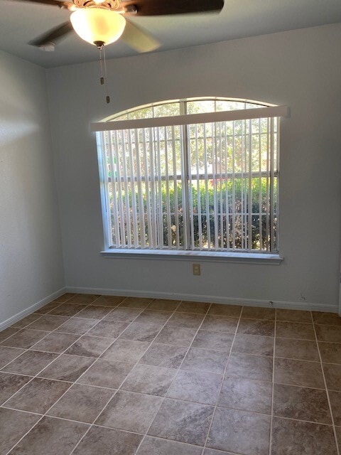Building Photo - 305 Bronc Dr