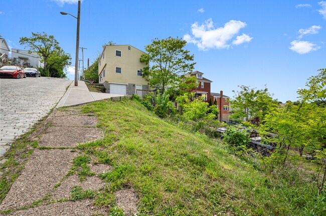 Building Photo - 759 Gallion Ave