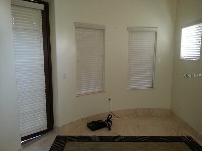 Building Photo - 1953 Freedom Dr