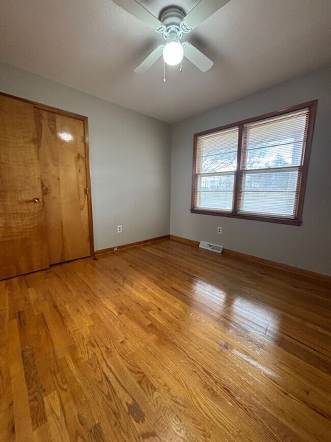 Building Photo - 891 Hill St