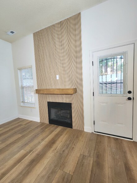 Building Photo - 978 Stinson Glen Ln