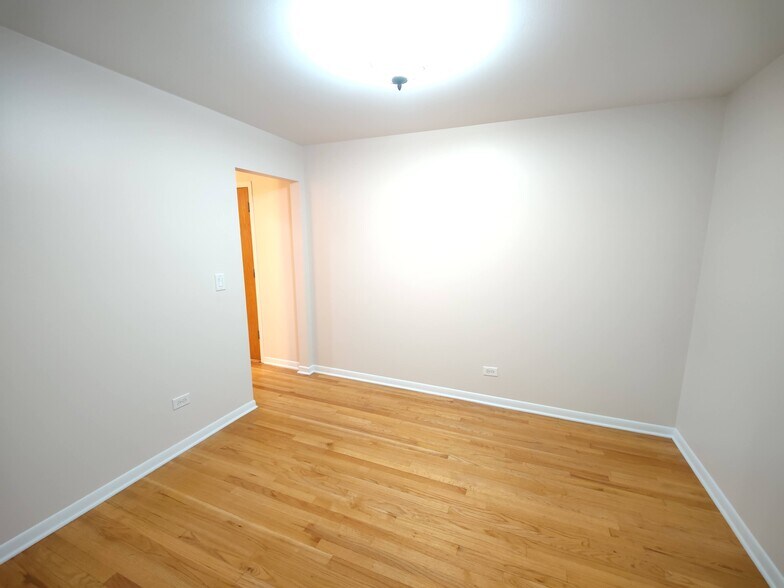 Dining Room - 1283 E Washington St