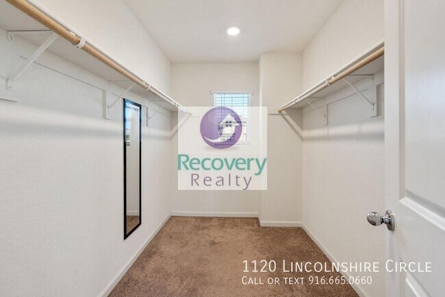 Building Photo - 1120 Lincolnshire Cir