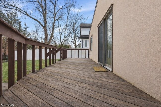 Building Photo - 92 George St