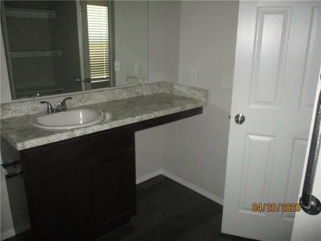 Building Photo - 904 S Excelsior Dr