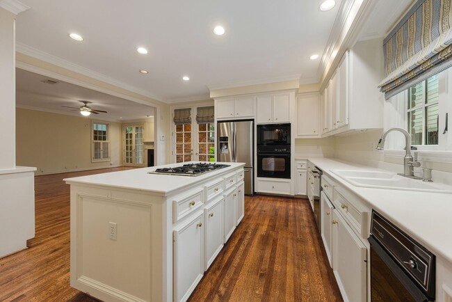 Building Photo - 3216 Rice Boulevard