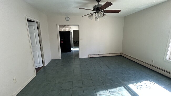 Building Photo - Spacious 4-Bedroom Apartment for Rent in Sanford, ME – Heat & Hot Water Included!