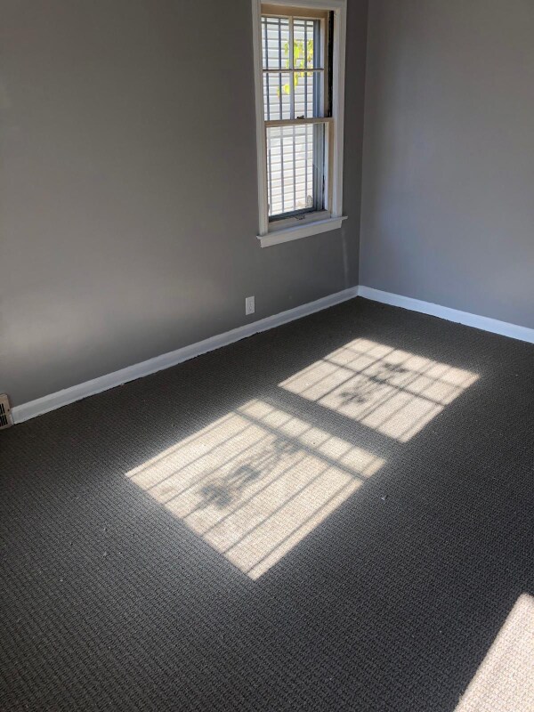 Building Photo - 13934 Montrose St