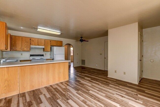 Building Photo - 6284 N Buckboard Dr