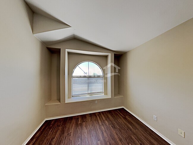 Building Photo - 10008 E Capri Ave