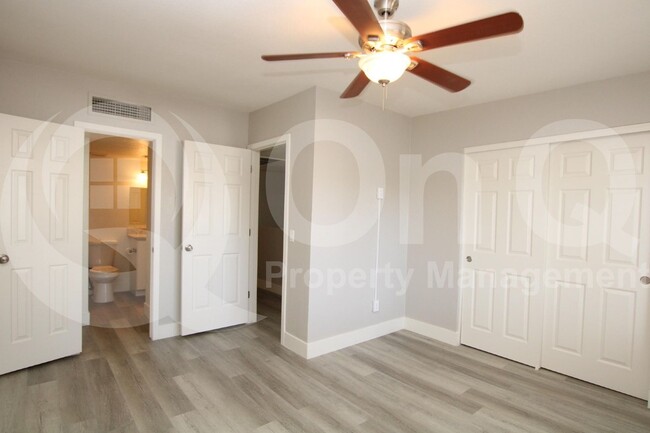 Building Photo - 11155 N 82nd Dr