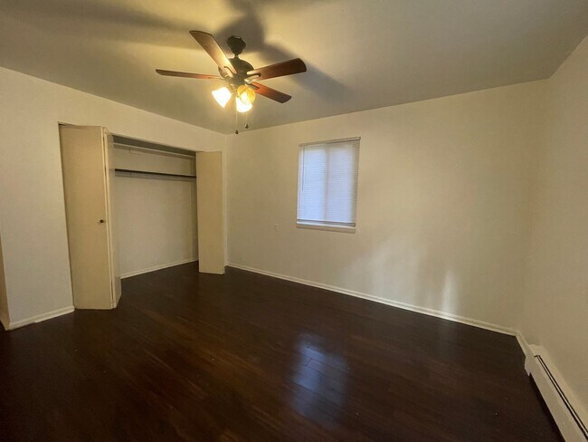 Building Photo - 2860 S 9th St