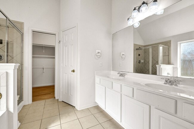 Building Photo - 1319 Bayport Ln