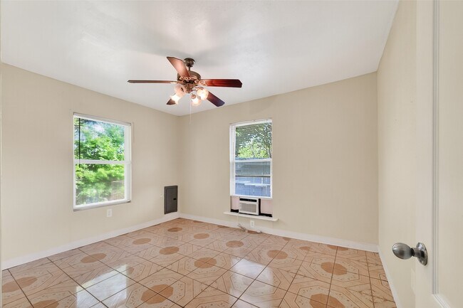 Building Photo - 968 Garapan St