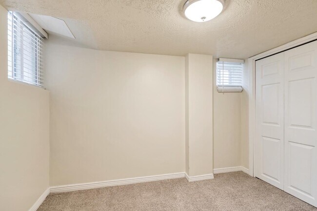 Building Photo - 172 S 600 W