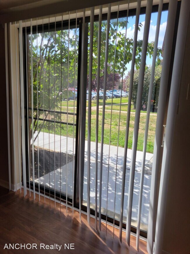 Building Photo - 2 br, 1 bath House - 50-103 Delaire Landin...