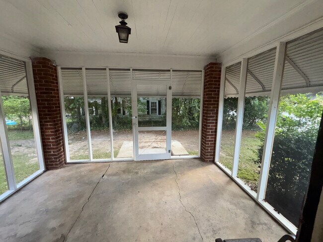 Building Photo - 3583 Napier Ave