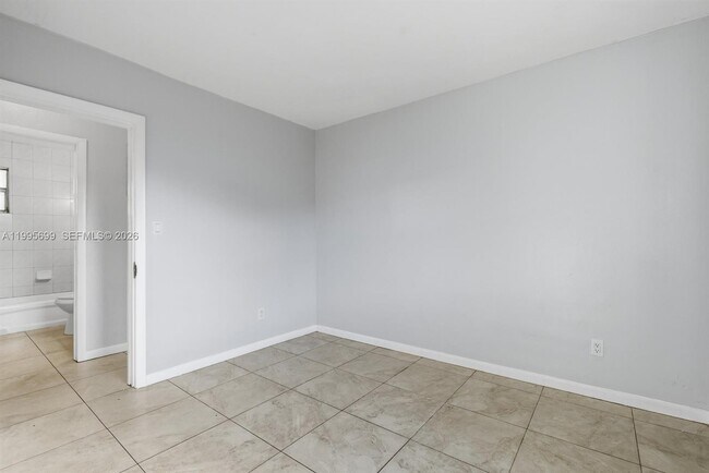 Building Photo - 533 NW 15th Way