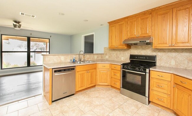 Building Photo - 4619 Raintree Blvd