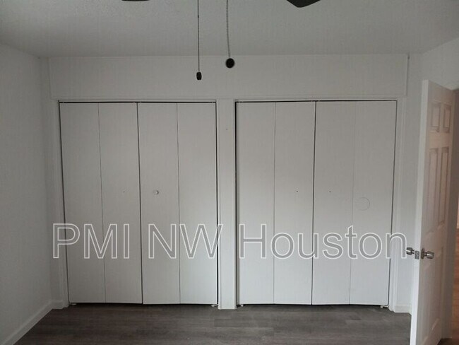 Building Photo - 2681 Gessner Rd
