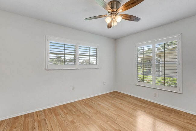 Building Photo - ** LAKEWOOD ** 3 BED / 2 BATH / GARAGE - SINGLE FAMILY HOME - GREAT LOCATION! - PET OK - ANNUAL R...