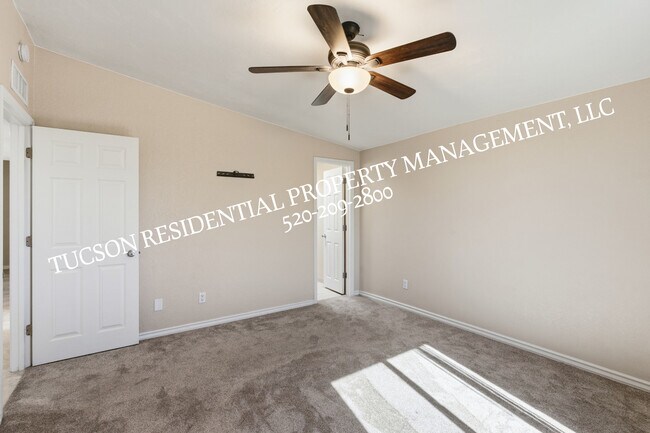 Building Photo - 9712 E Nicaragua Pl