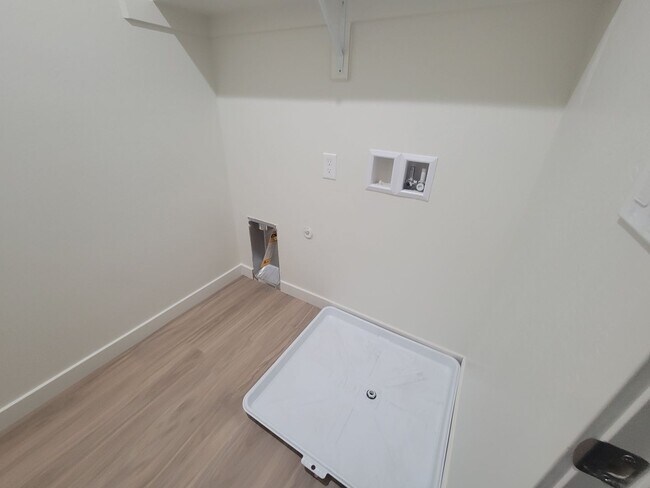 Building Photo - 8304 Grandy St