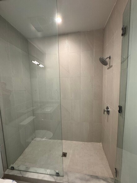 BATHROOM WALK IN SHOWER - 112 NW 31st St