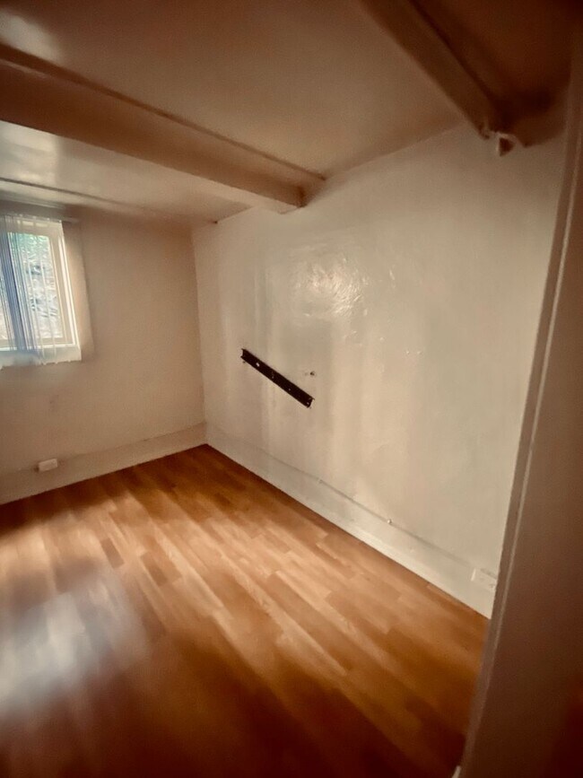 Building Photo - 2029 House