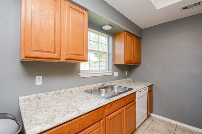 Building Photo - 8607 Crystal Cove Ct
