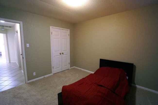 Building Photo - 3224 Burks Ln