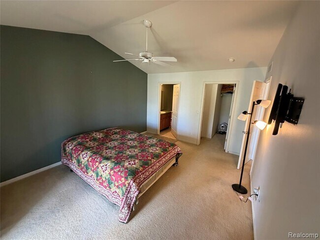 Building Photo - 16751 Carriage Wy