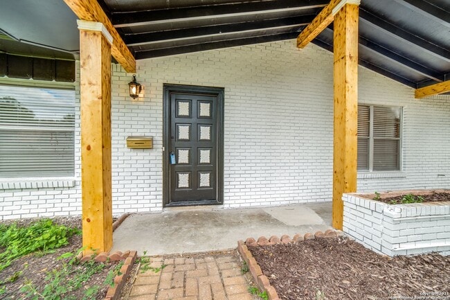 Building Photo - 326 E Rampart Dr