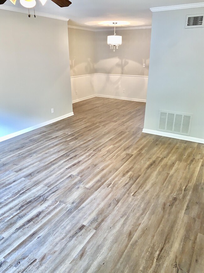 Building Photo - 1010 Scott Blvd