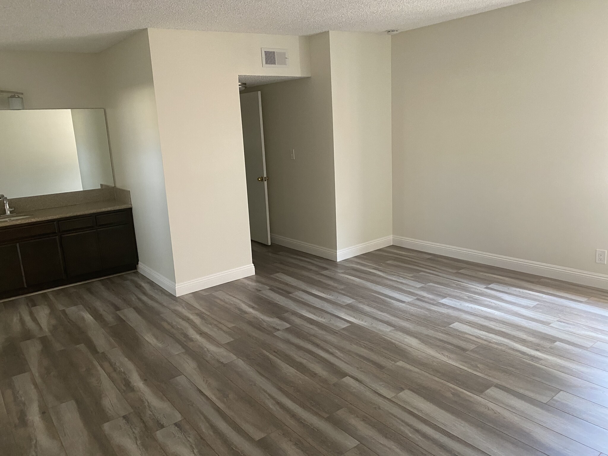 Master Bedroom - 361 E Santa Anita Ave