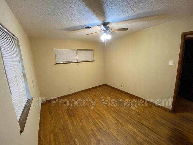 Building Photo - 1408 H St