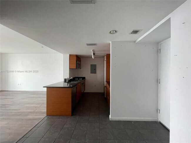 Building Photo - 50 Biscayne Blvd