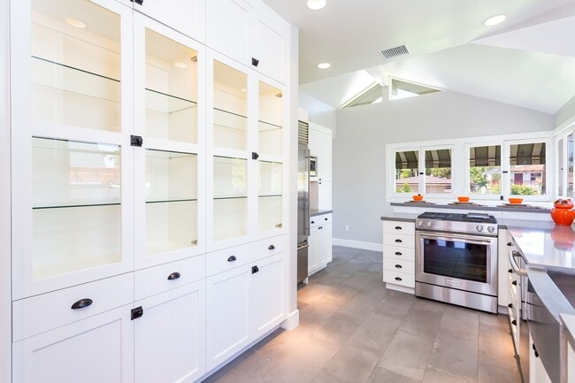 Building Photo - Modern Kensington Cottage