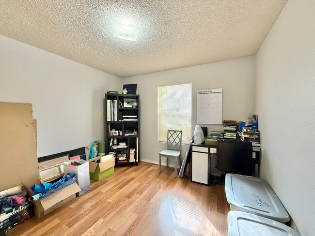 Building Photo - Lease Takeover Opportunity Available!