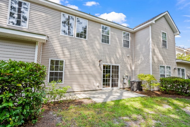 Building Photo - 1020 Fairway Ln