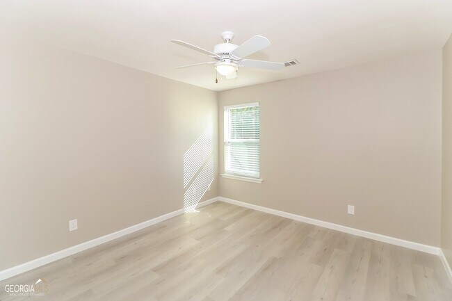 Building Photo - 252 Carrington Way