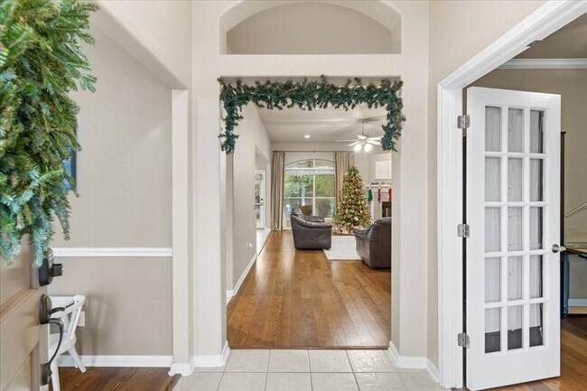 Building Photo - 920 Savanna Ln