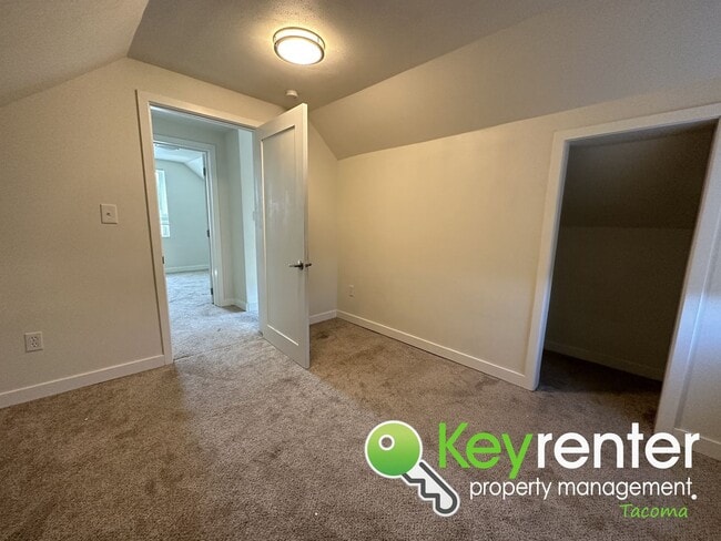 Building Photo - Astonishing 4Bed/2.5Bath Tacoma Home