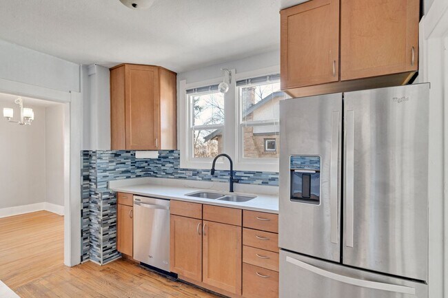 Building Photo - This home is a rare find!  3 bed/2 bath, l...
